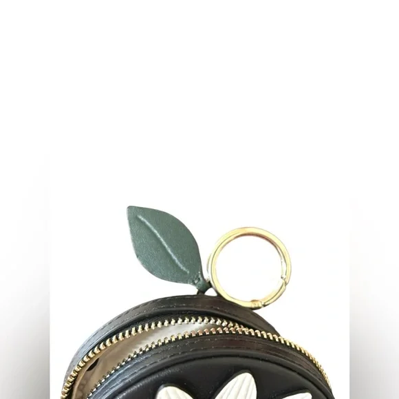 SOLD! KATE SPADE 3D DAISY COIN PURSE - Picture 4 of 10